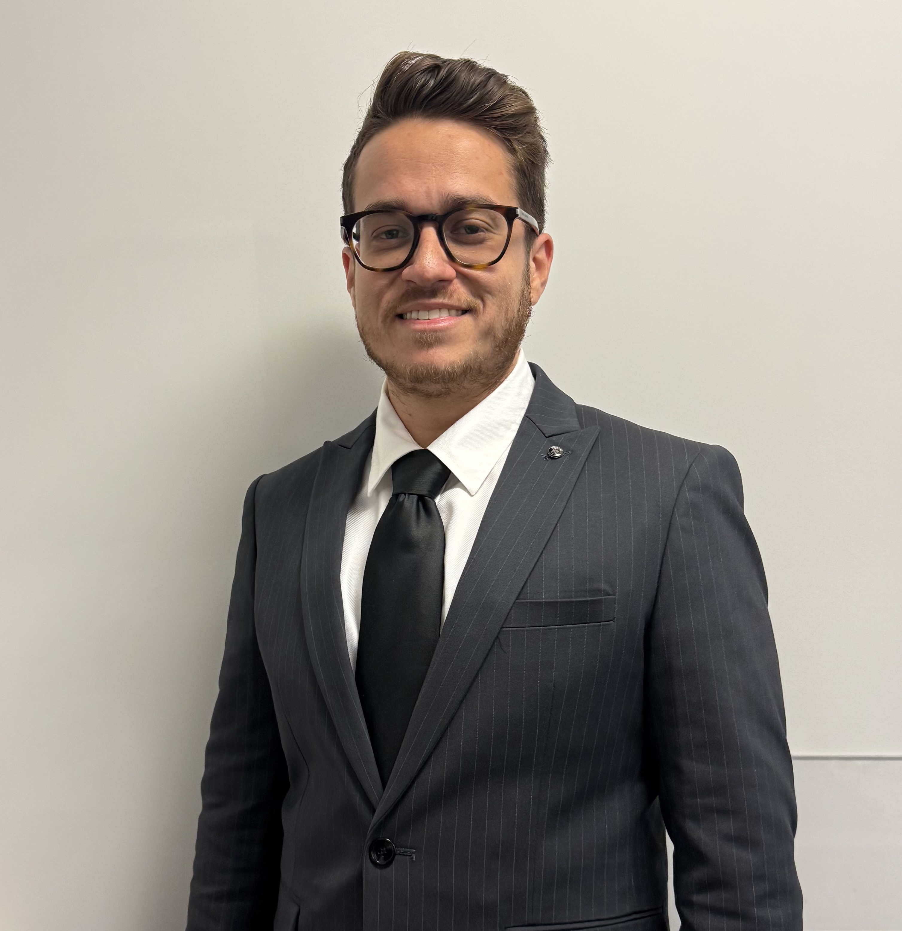 עו״ד יניב אברהמוב